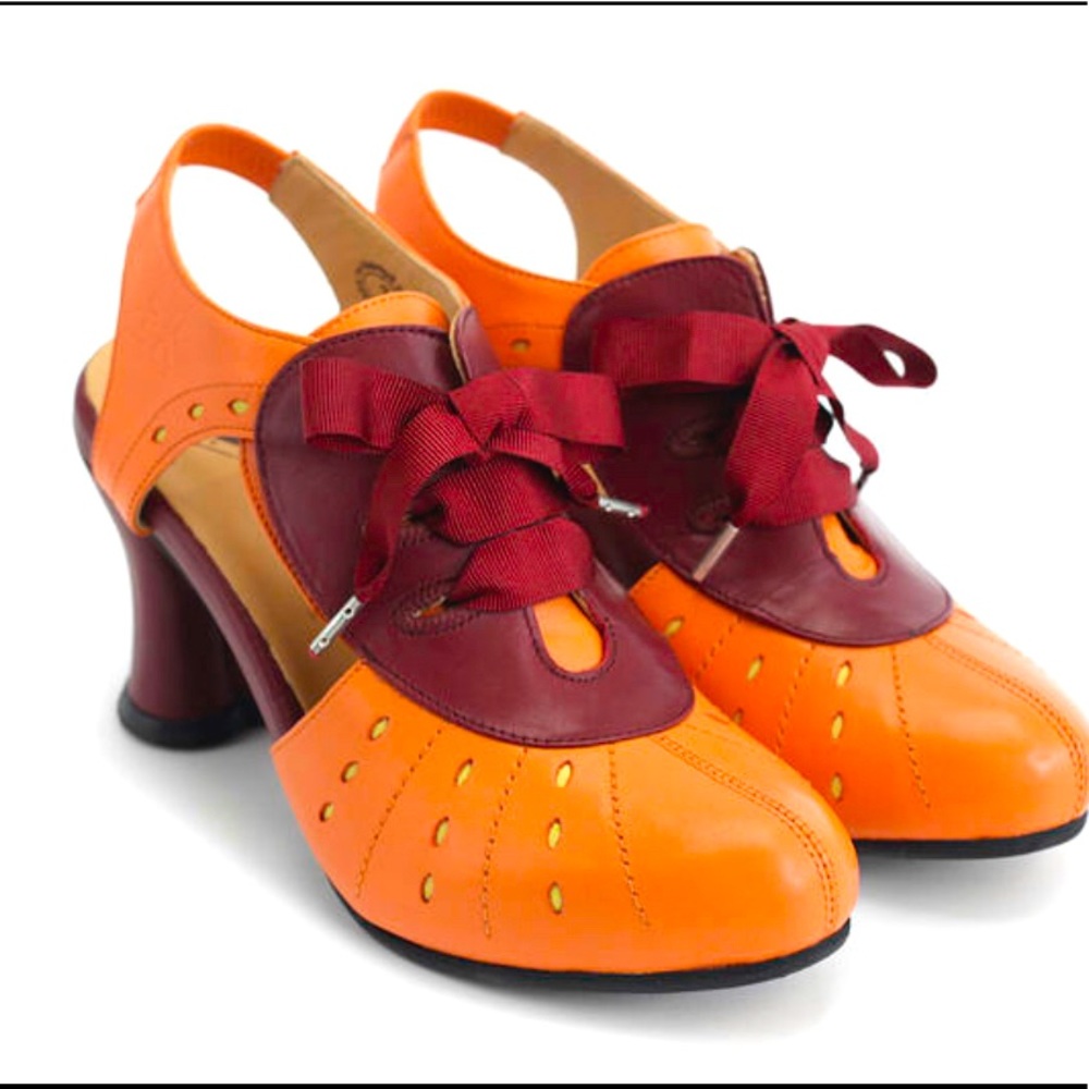 Brand new fluevogs. 9.5